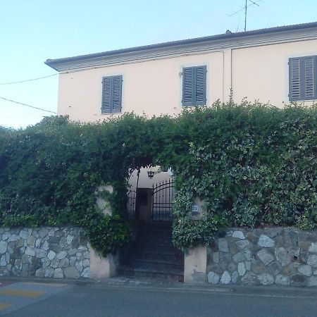 Terre Di Creta...Per Sognare Hotel Pomaia Exterior foto