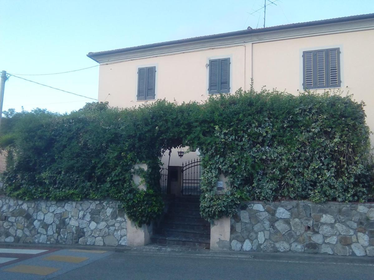 Terre Di Creta...Per Sognare Hotel Pomaia Exterior foto